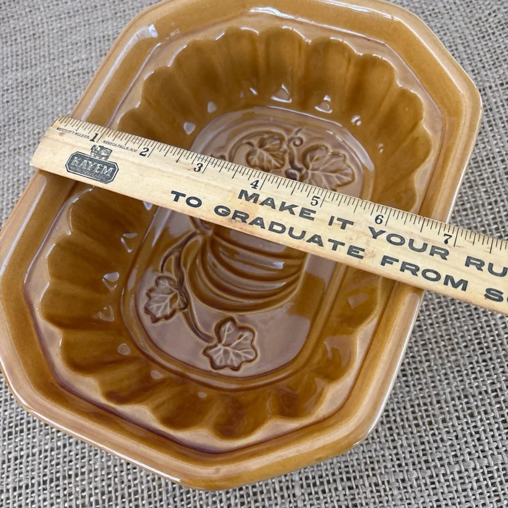 Crate & Barrel Ceramic Stoneware Pumpkin Cake Bread Baking Dish Gel Mold
